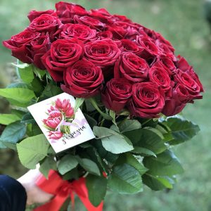 33 красные розы в Луцке фото