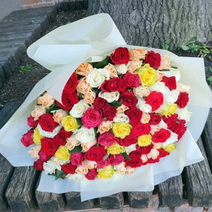 101 роза микс разноцветная в Луцке фото