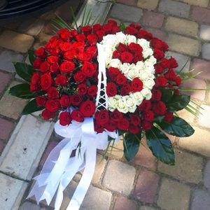 101 троянда з числами в кошику фото