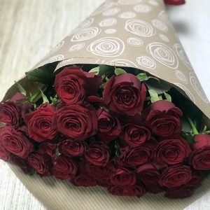 25 червоних троянд у Луцьку фото букета