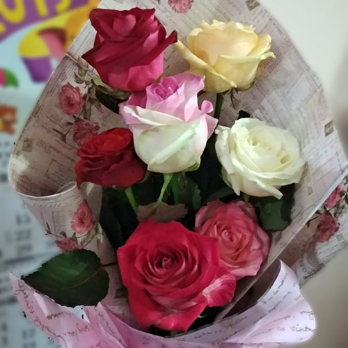 7 троянд мікс фото