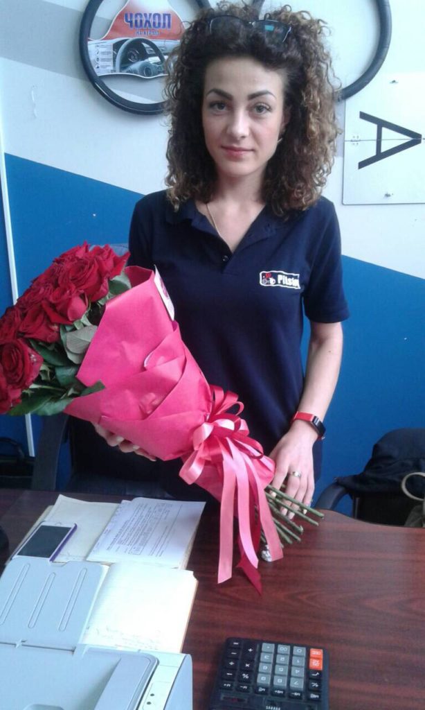 живе фото товару "15 красных роз"