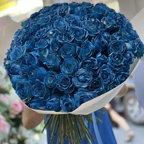 фото букета 101 синяя крашеная роза