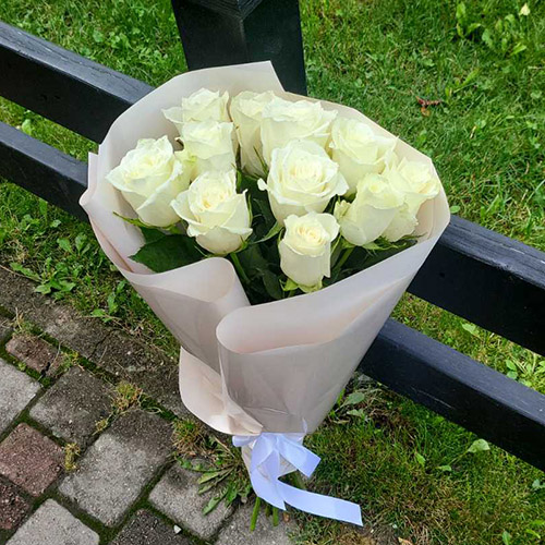 букет з 11 білих роз в Луцьку фото