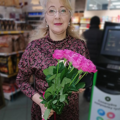 живе фото товару "11 роз «Аква»"